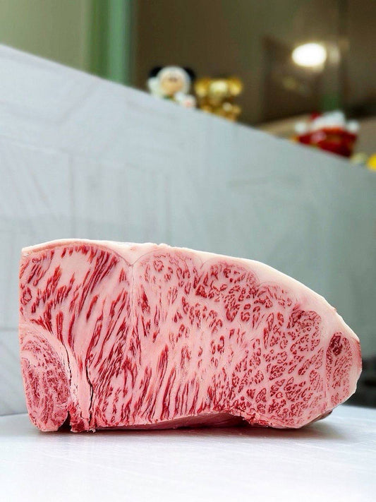 Daiei Kuroushi Striploin A5 Wagyu Beef Tottori (200g)